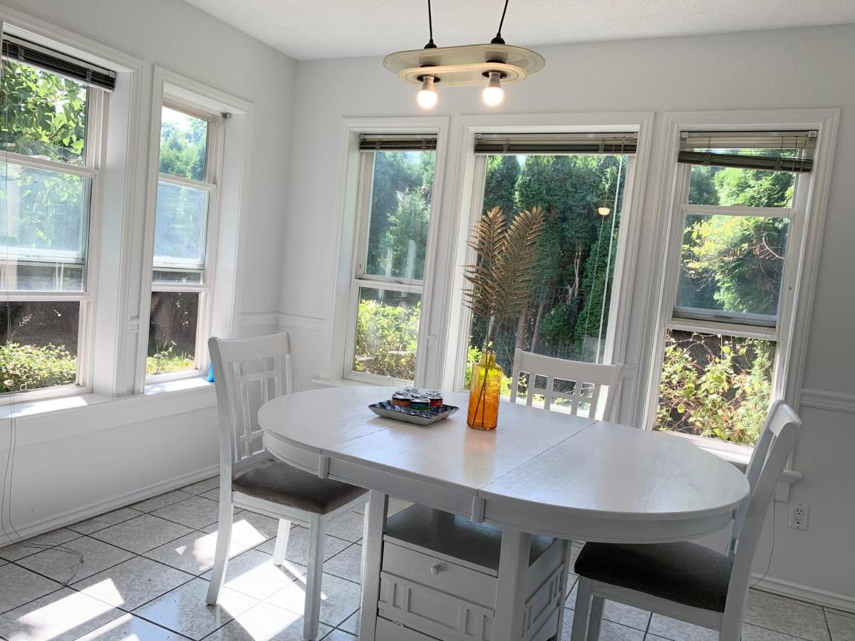 One Bedroom Queen Bed Sharing Washroom In Tiger Sweet House License## Richmond Exterior foto